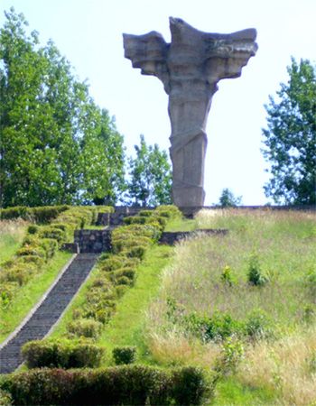 Monument wzniesiony pod Cedynią na cześć zwycięstwa Mieszka I 