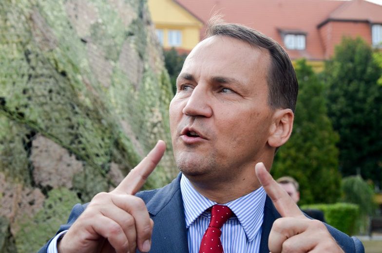 Radosław Sikorski z wizytą w Finlandii. Odwiedzi... Świętego Mikołaja