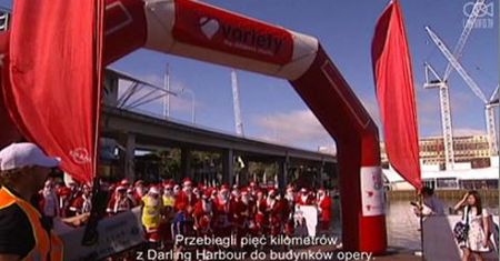 Mikołaje biegną, żeby zebrać pieniądze dla potrzebujących dzieci