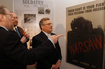 Kwaśniewski zwiedził wystawę o Powstaniu Warszawskim