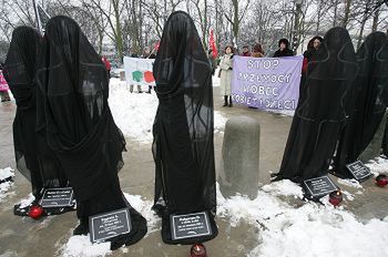 Demonstracja ws. przeciwdziałania przemocy w rodzinie