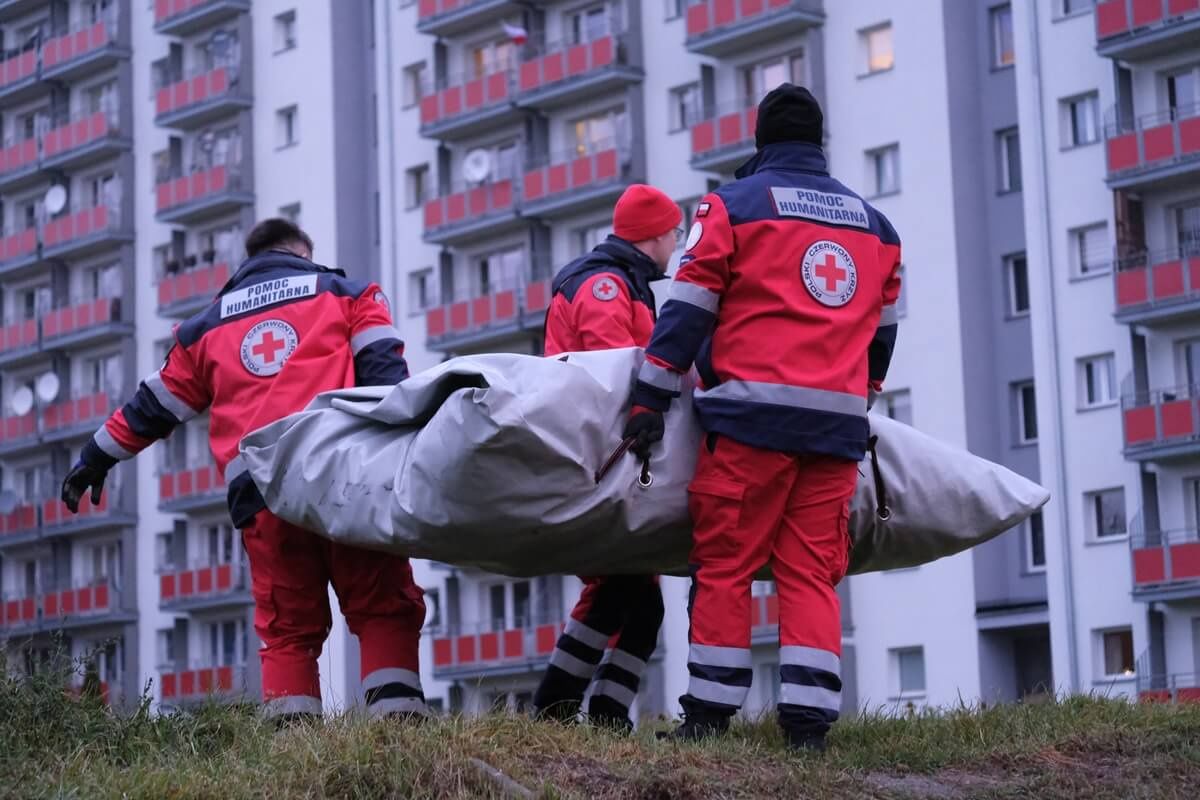 Pomoc Humanitarna PCK Lublin na miejscu ewakuacji przy ul. Walecznych