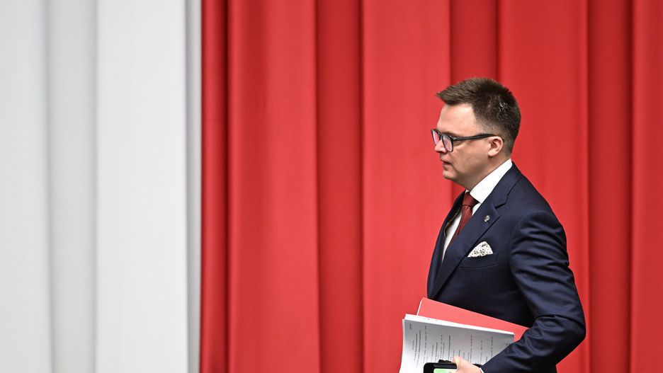 Warszawa, 20.12.2023. Marszałek Sejmu Szymon Hołownia na sali obrad Sejmu w Warszawie, 20 bm. Sejm zajmuje się m.in. rządowym projektem nowelizacji ustawy o funkcjonowaniu górnictwa węgla kamiennego oraz projektem uchwały ws. KRS. (jm) PAP/Radek Pietruszka