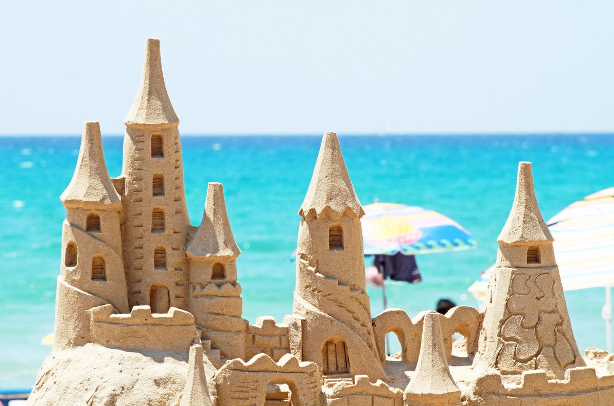 Nie na każdej hiszpańskiej plaży można budować zamki z piasku 