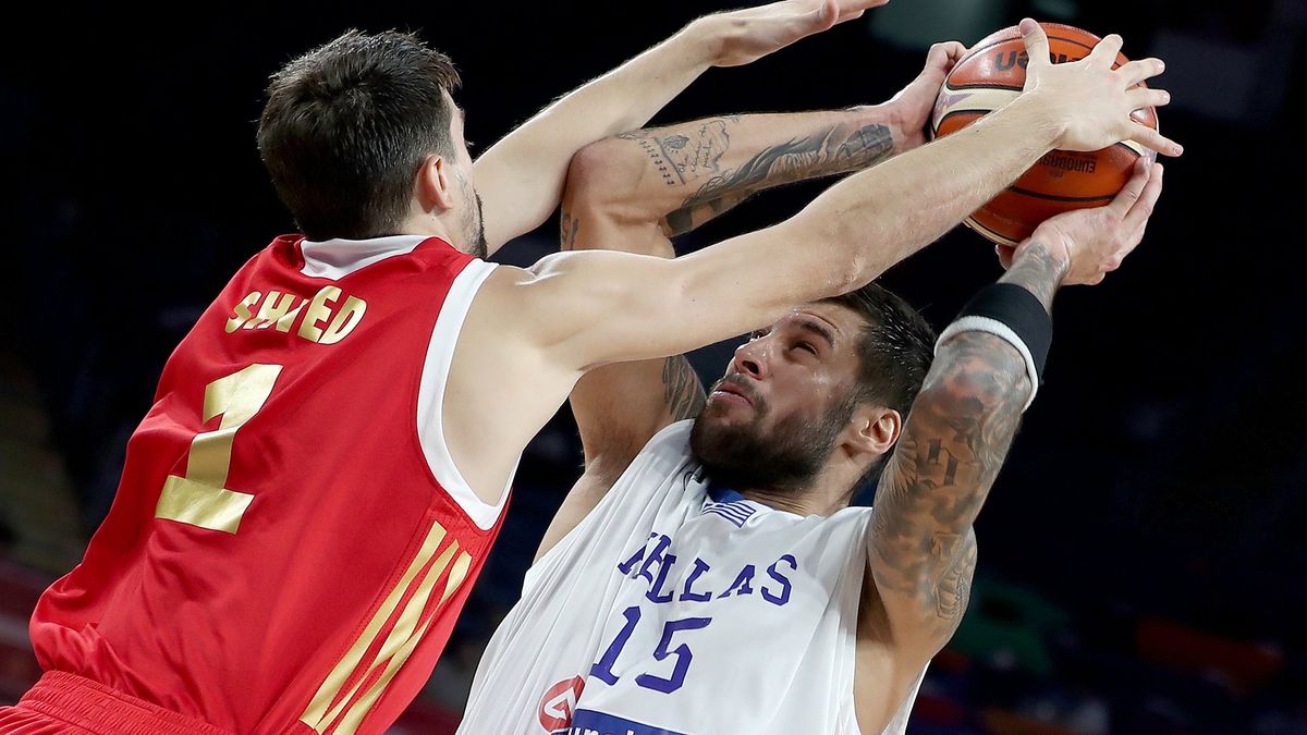 PAP/EPA / Sedat Suna / Szwed w starciu z Printezisem