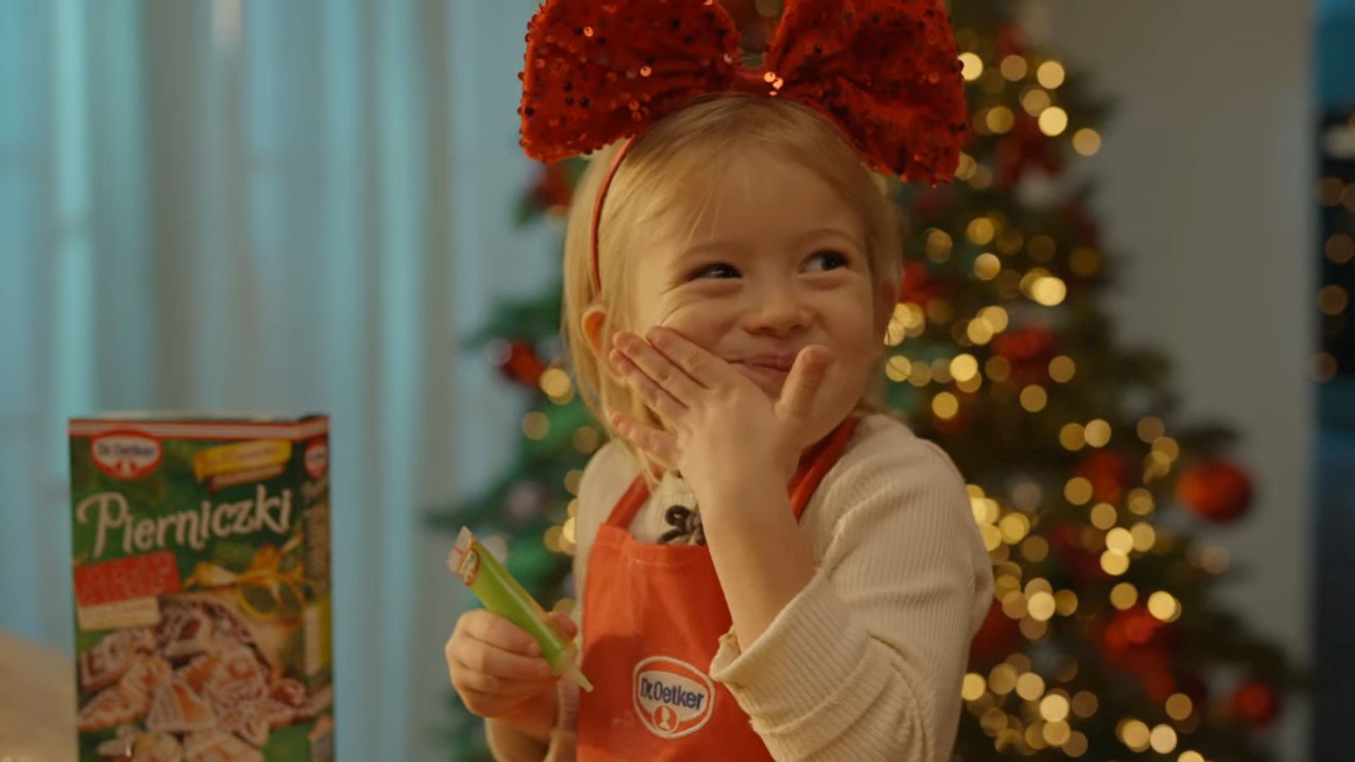 Klaudia Halejcio z córką na planie świątecznej reklamy