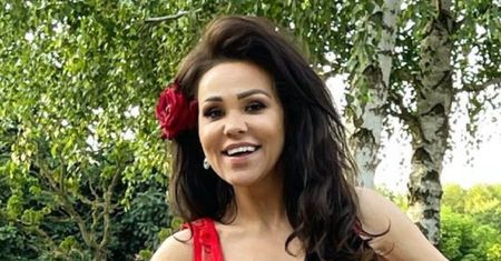 Sylwia Bomba z "Gogglebox" chwali się KOLEJNĄ kreacją na wesele. Lepsza niż zeszłoroczna?