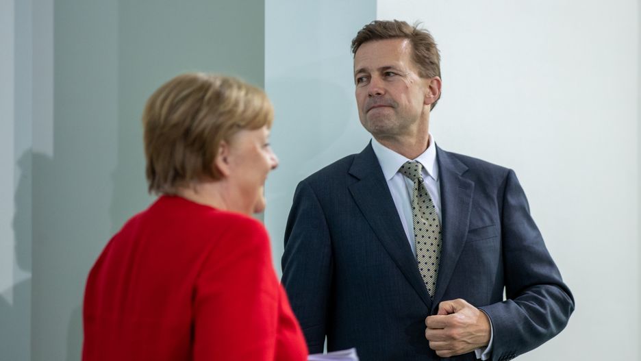 Niemcy - Afera szpiegowska. Kanclerz Angela Merkel i rzecznik jej rządu Steffen Seibert