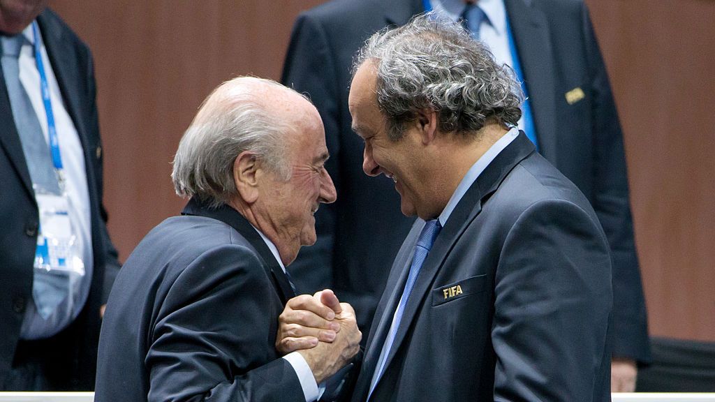 Zdjęcie okładkowe artykułu: Getty Images / Philipp Schmidli / Na zdjęciu: Joseph Blatter i Michel Platini