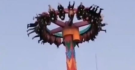Przerażające wideo z parku rozrywki. Turyści wisieli do góry nogami