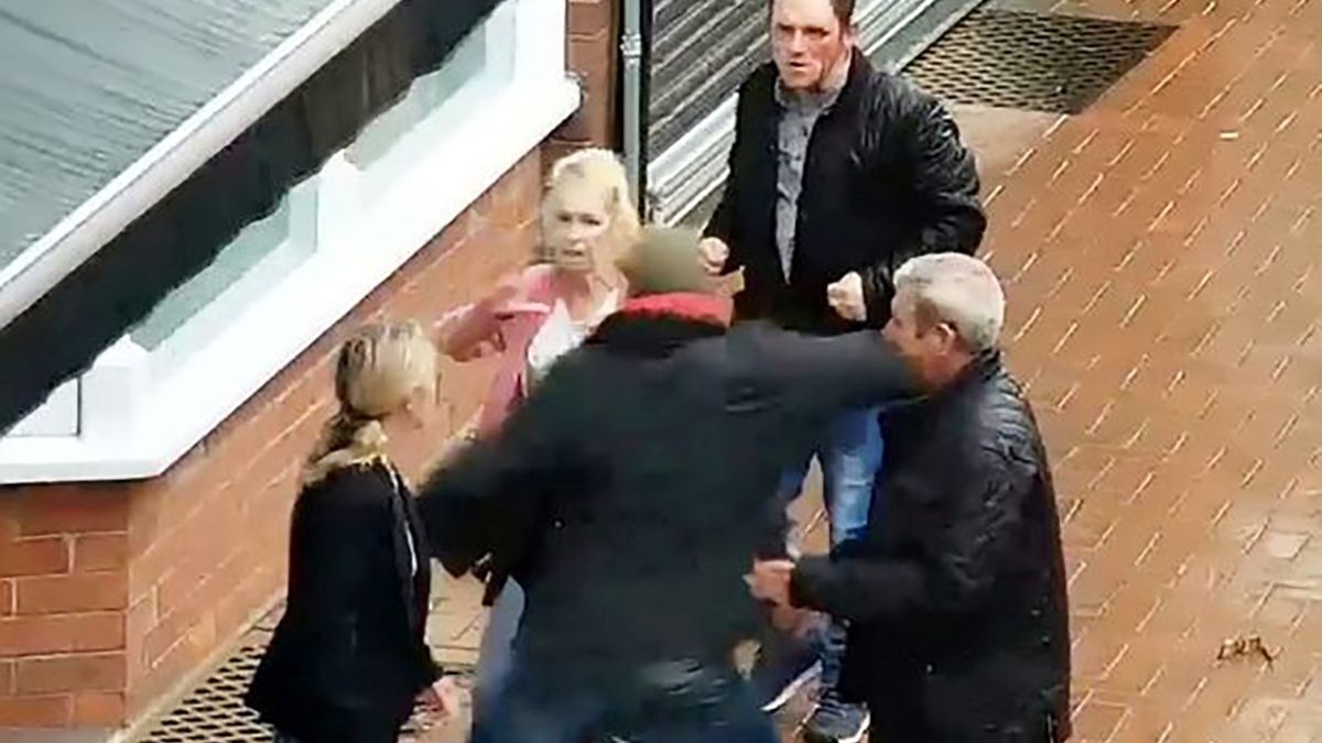 39-letni John Rodgers został skazany za uderzenie przechodnia łokciem w twarz