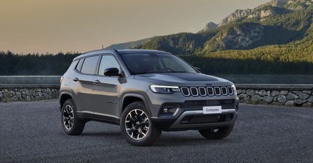 Jeep Compass z edycjami specjalnymi – i w teren, i na wybieg