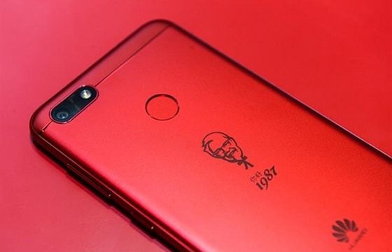 KFC wprowadza specjalną edycję telefonu Huawei 7 Plus