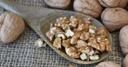 Zapomnij o żmudnym obieraniu orzechów włoskich. W mig usuniesz gorzką skórkę