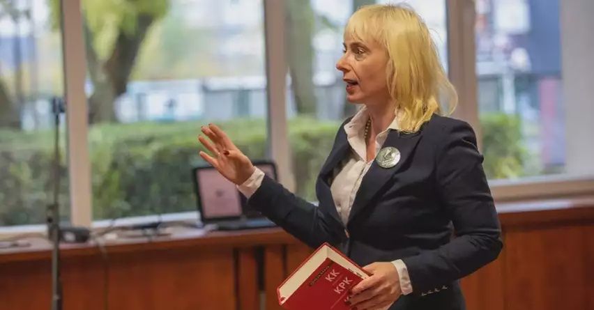 Gdy dochodzi do konfliktu między dzieckiem a rodzicami. Wtedy wkracza reprezentant