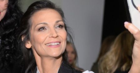 Olga Bończyk pokazała klasę. Przyszła w eleganckiej minisukience