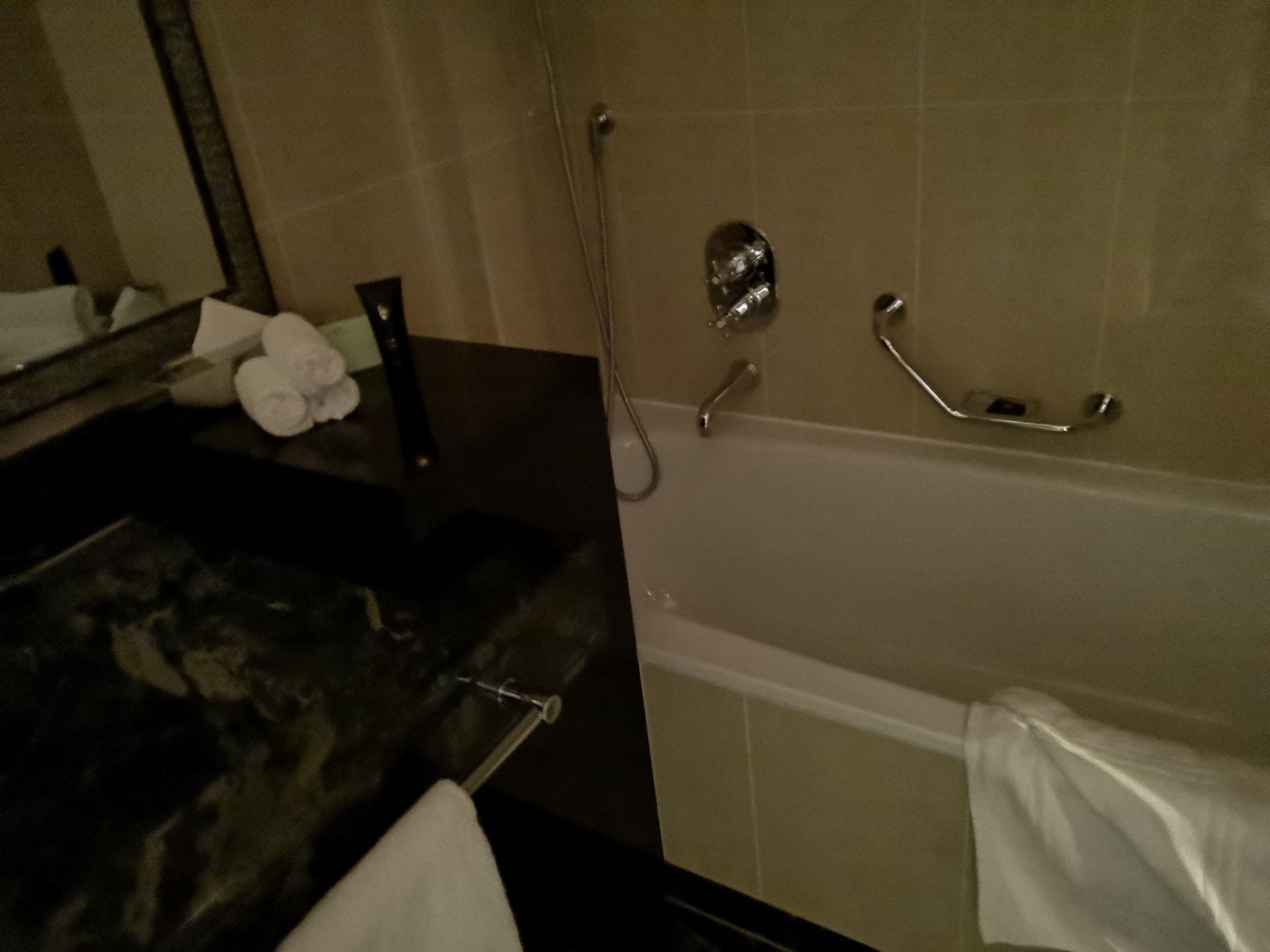 Huawei P20 Pro - pierwsze wrażenia. To, co wyprawia jego aparat, jest nieprawdopodobne 4