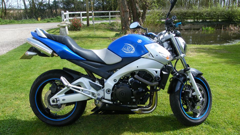 Suzuki GSR600