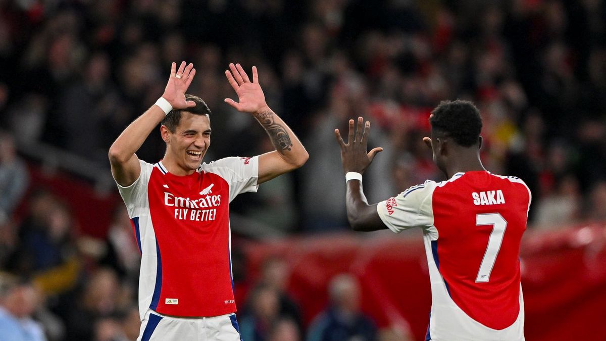 Getty Images / Vince Mignott/DeFodi Images/DeFodi  / Na zdjęciu: Jakub Kiwior i Bukayo Saka