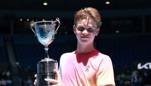 W dniu urodzin został mistrzem Australian Open. Trafił pod skrzydła Federera