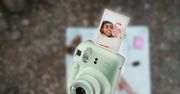 Fujifilm instax mini 12 już jest. Wygląda inaczej i może więcej