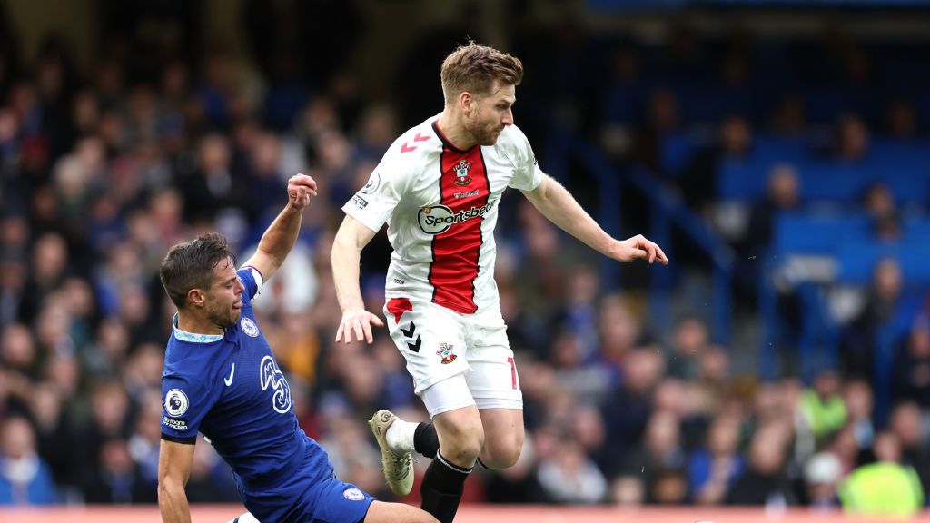 Getty Images /  Julian Finney / Na zdjęciu: Stuart Armstrong i Cesar Azpilicueta