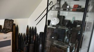 Kozłów: Trzymał na posesji wojenny arsenał. Ewakuacja domów i szkoły