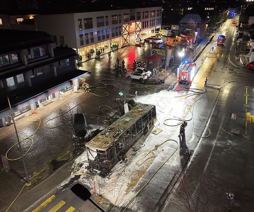Pożar autobusu w Szwajcarii. Zginęło 6 osób, prezydent "zszokowany"