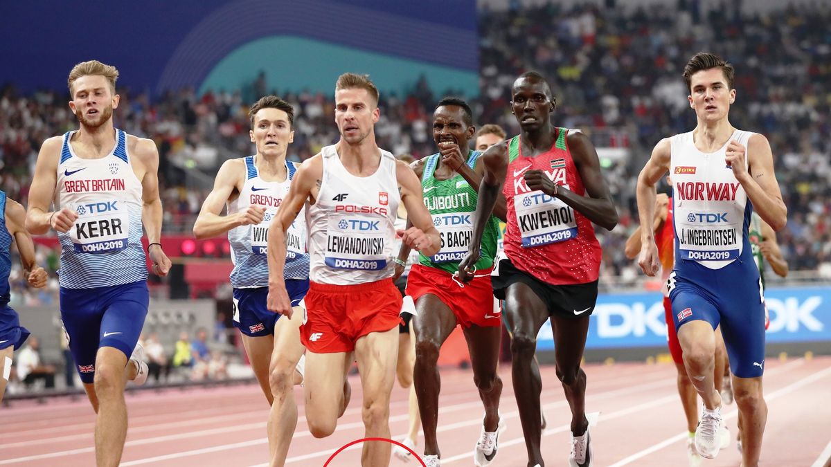 Marcin Lewandowski podczas biegu na 1500 m w Doha