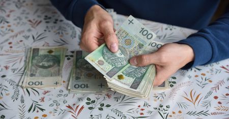 260 zarzutów dla oszustki z Piotrkowa. Wyłudziła 1,4 mln zł