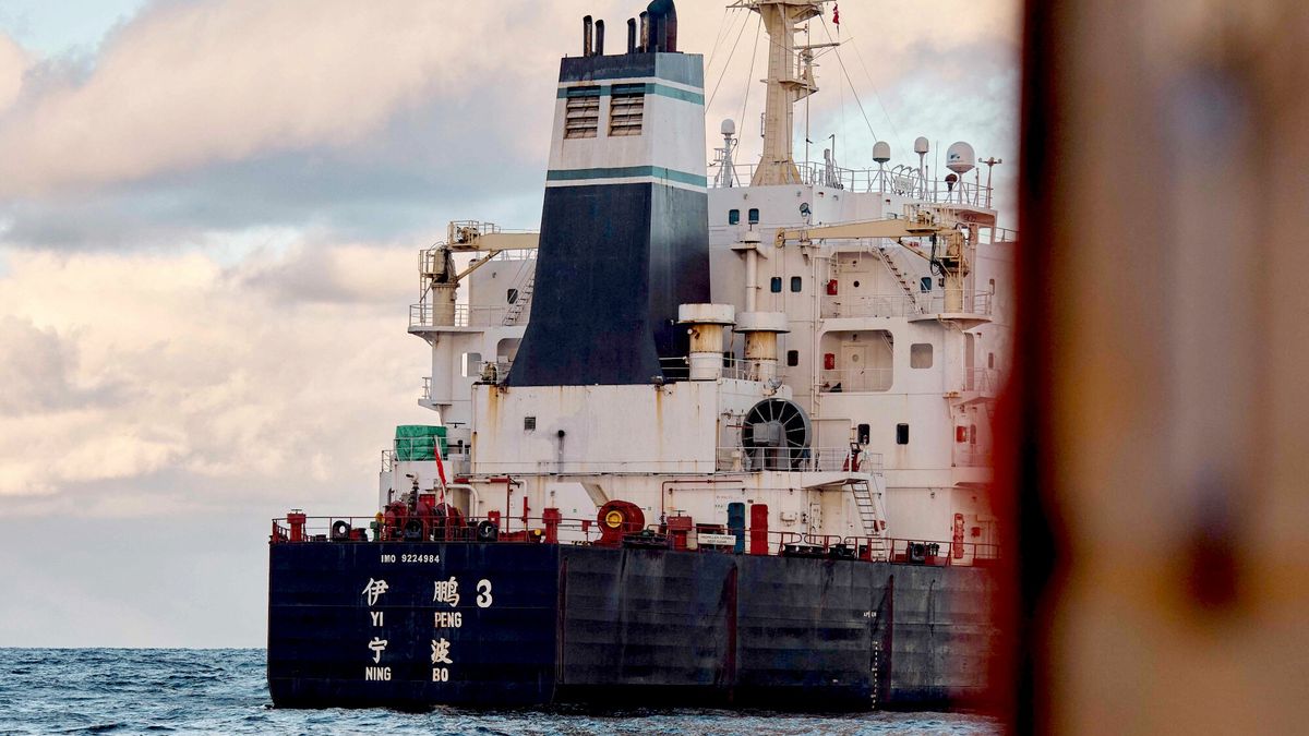 Podejrzany o sabotaż chiński statek opuszcza duńską cieśninę. Prokurator niewpuszczony na pokład