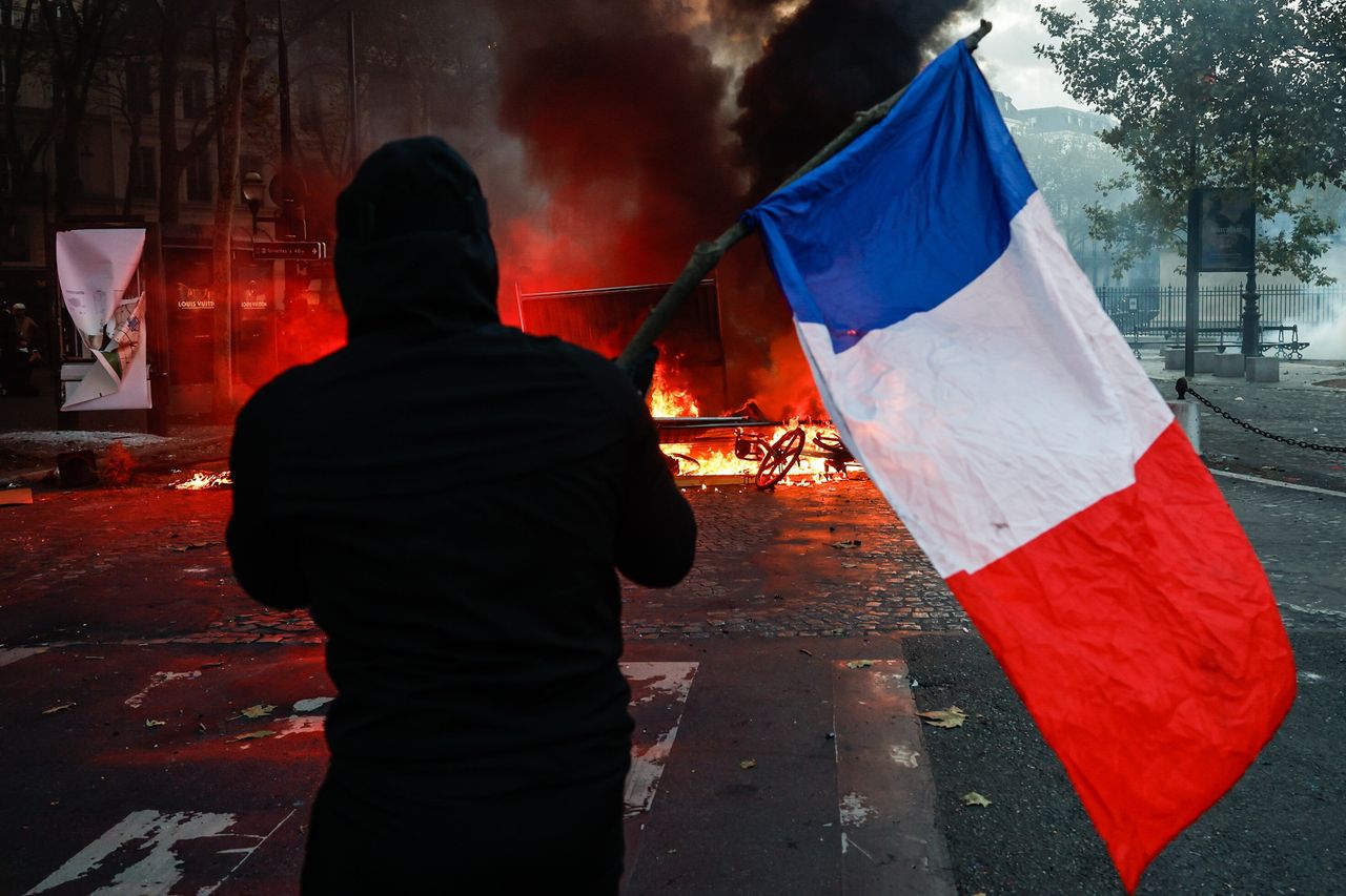 Francja ostrzeżeniem dla Europy. Brytyjskie media o kolejnych zamieszkach
