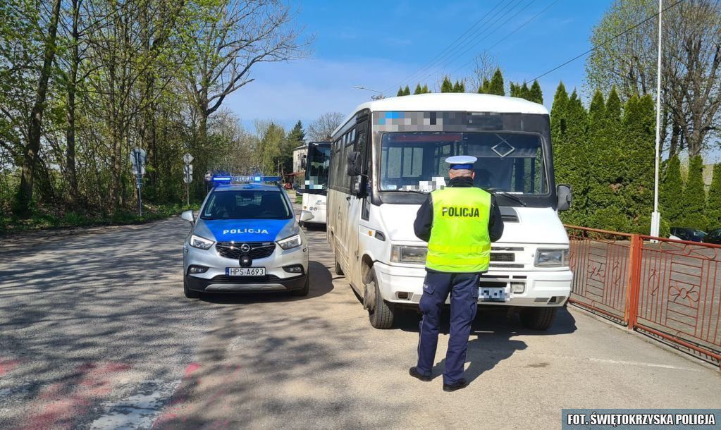 Policja zatrzymała pijanego kierowcę autobusu szkolnego