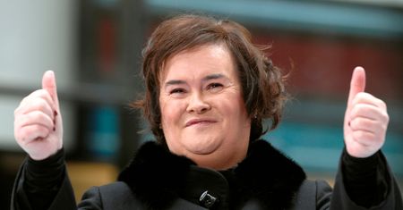 Susan Boyle i jej NOWA FRYZURA wybrały się na czerwony dywan. Gwiazda brytyjskiego "Mam Talent" jest nie do poznania (FOTO)