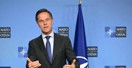 Reżimy wspierają Rosję. Szef NATO o "zagrożeniu globalnego pokoju"