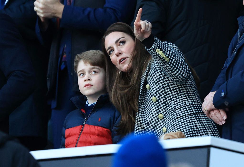 England v Wales - Guinness Six Nations
LONDON, ENGLAND - FEBRUARY 26: Catherine, Duchess of Cambridge speaks to their son Prince George of Cambridge prior to the Guinness Six Nations Rugby match between England and Wales at Twickenham Stadium on February 26, 2022 in London, England. (Photo by David Rogers/Getty Images)
David Rogers
rugby, bestof, topix