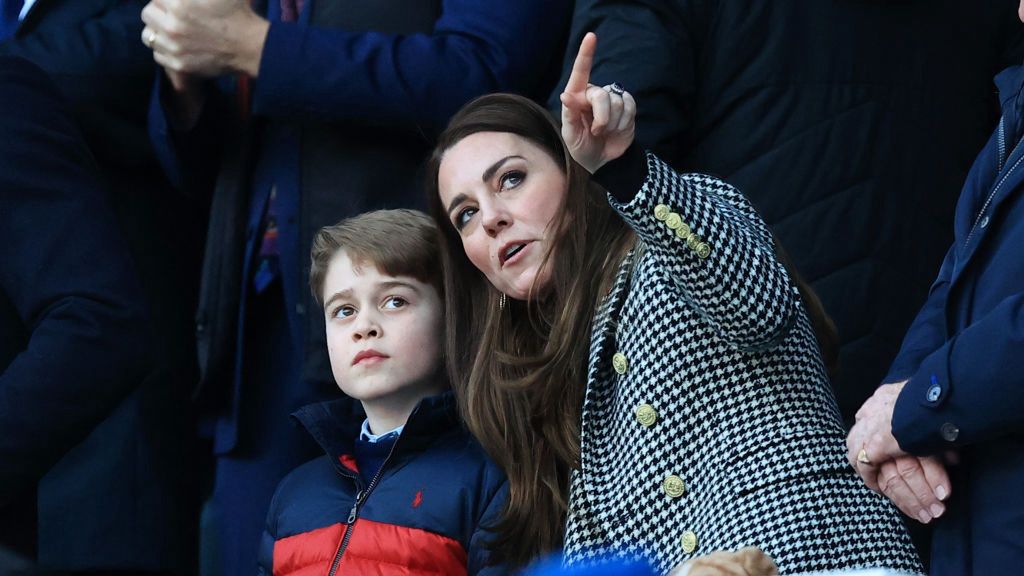 England v Wales - Guinness Six Nations
LONDON, ENGLAND - FEBRUARY 26: Catherine, Duchess of Cambridge speaks to their son Prince George of Cambridge prior to the Guinness Six Nations Rugby match between England and Wales at Twickenham Stadium on February 26, 2022 in London, England. (Photo by David Rogers/Getty Images)
David Rogers
rugby, bestof, topix