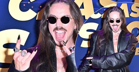 Michał Szpak "zapomniał" o spodniach. Wie, jak zwrócić na siebie uwagę. To nie był jego pierwszy raz