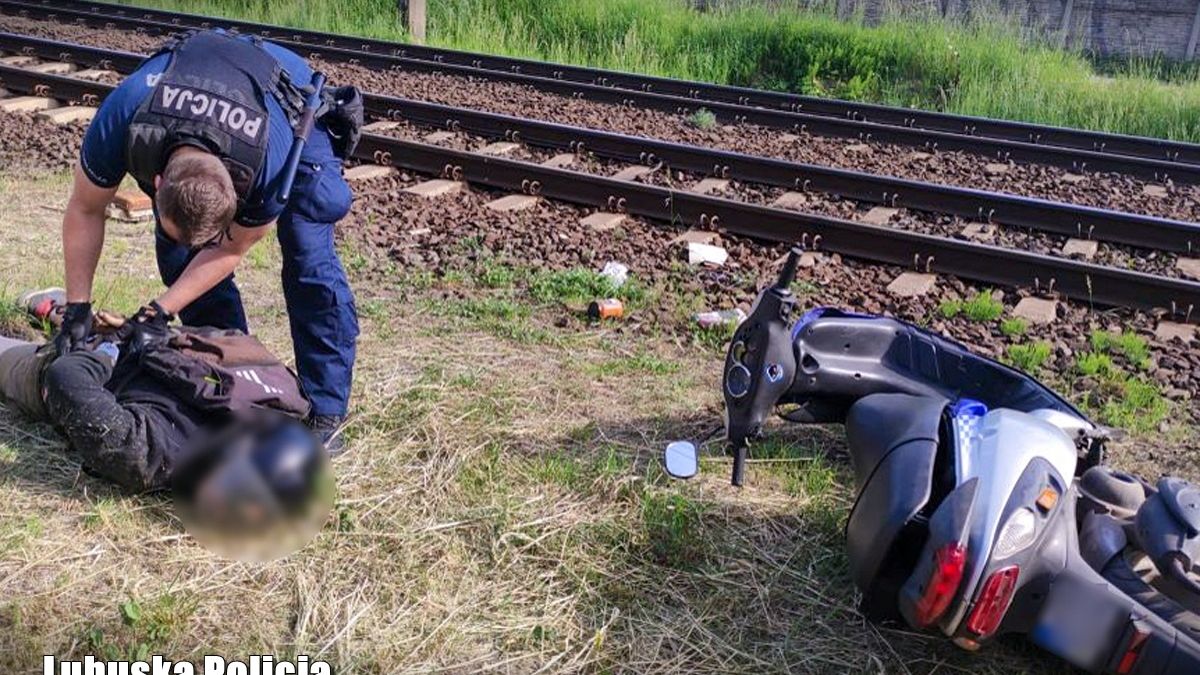 Policjanci zatrzymali poszukiwanego motorowerzystę. Dopiero wtedy zrobiło się ciekawie