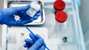 Supertest HPV HR można wykonać bezpłatnie w ramach NFZ. To profilaktyka raka szyjki macicy na światowym poziomie. Jakie są zasady programu?