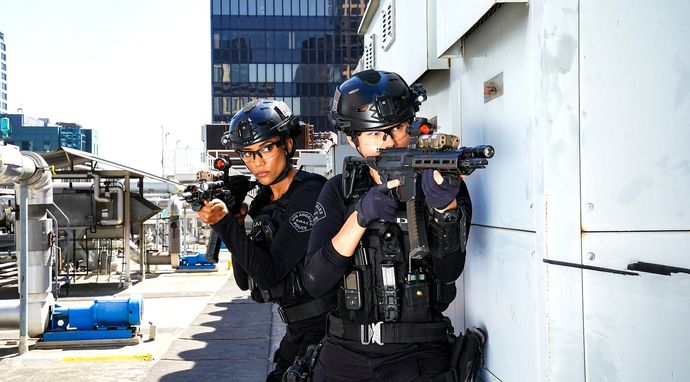 S.W.A.T. 8