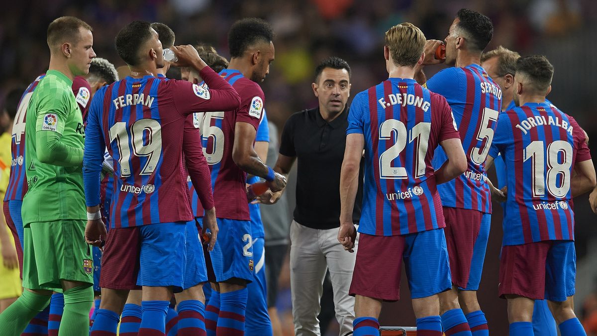 Getty Images / Jose Breton/Pics Action/NurPhoto / Na zdjęciu: piłkarze FC Barcelona