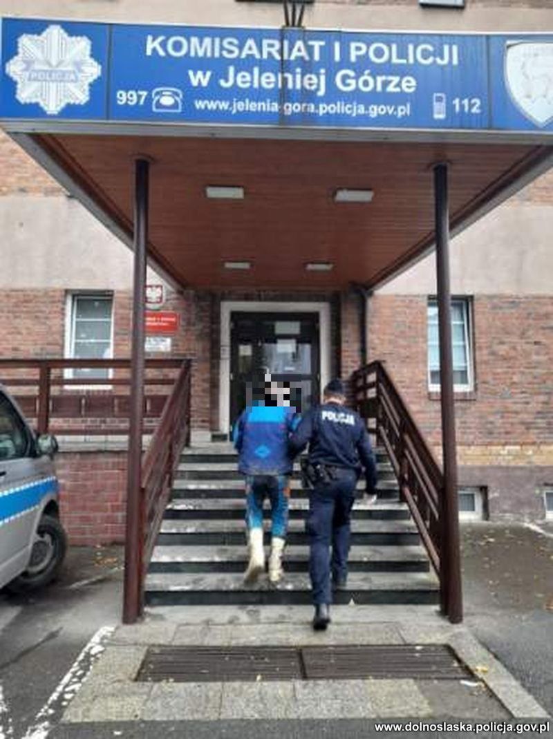 mężczyzna trafił na komisariat