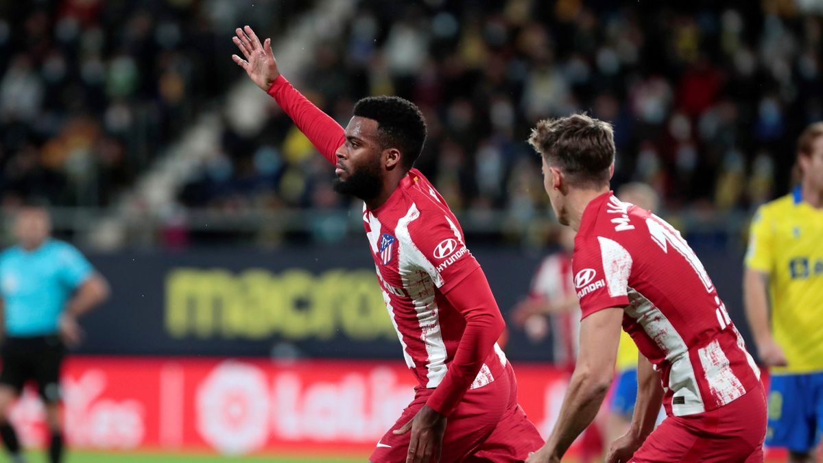 Thomas Lemar cieszy się z gola