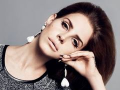 Lana Del Rey twarzą H&M!