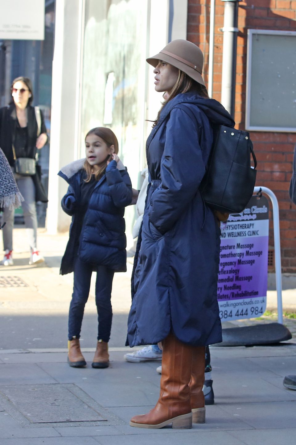 Eva Mendes z córkami w Londynie