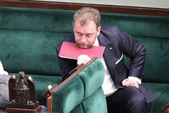 Koronawirus. Lekarz czekał na test 7 dni. Rządowa szybka ścieżka w praktyce