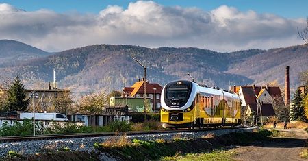 Dolny Śląsk. "Lato z KD". Koleje Dolnośląskie stawiają na kierunki turystyczne