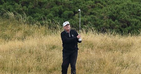 Donald Trump widziany w klubie golfowym. To pierwszy raz od wybuchu pandemii