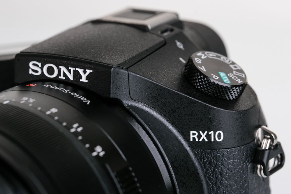 Sony RX10 sprawi, że zapomnisz o wymiennych obiektywach [test]